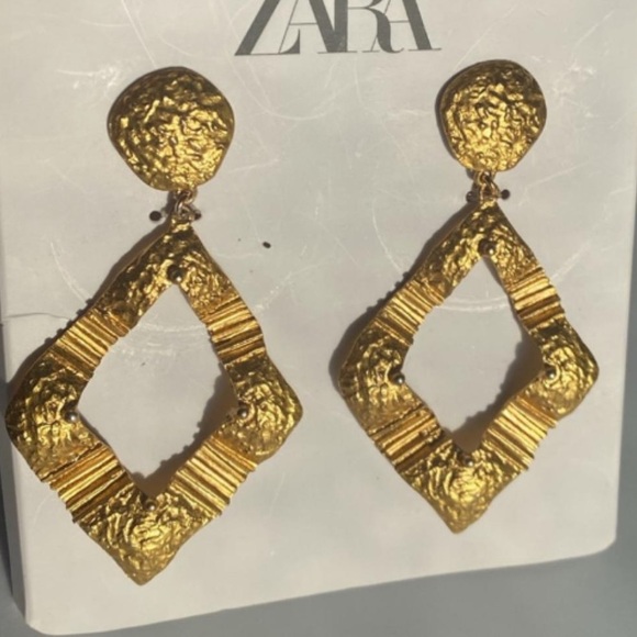 ZARA Textured rhombus Earrings - Picture 3 of 4
